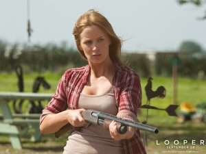 Emily Blunt v filmu Časovna zanka (Looper)